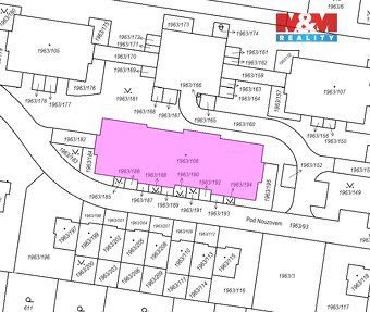 Nabízíme k prodeji garážové stání o celkové ploše 16 m². Nac