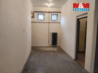 Nabízíme k pronájmu komerční prostory o velikosti 201 m² v p