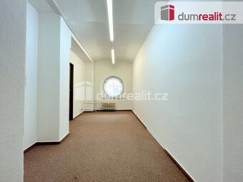 Více informací Vám poskytne realitní makléř Pavel Čada., Dum