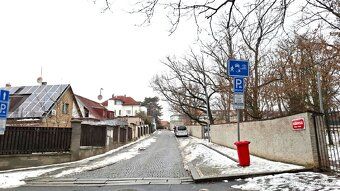 Dovolujeme si Vám nabídnout k prodeji garáž v klidné části P