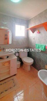 Nabízíme k prodeji velmi pěkně zařízený třípokojový apartmán