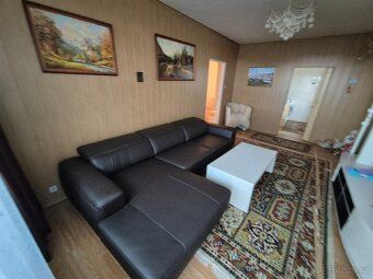 K prodeji bytová jednotka Č. 200/10 je byt v 3.NP podlaží, v