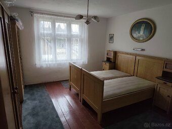 Nabízíme k prodeji rodinný dům v České Metuji. Tento patrový