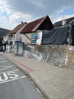 Reklamni plocha k pronajmu
- u hlavni cesty primo nad zastav