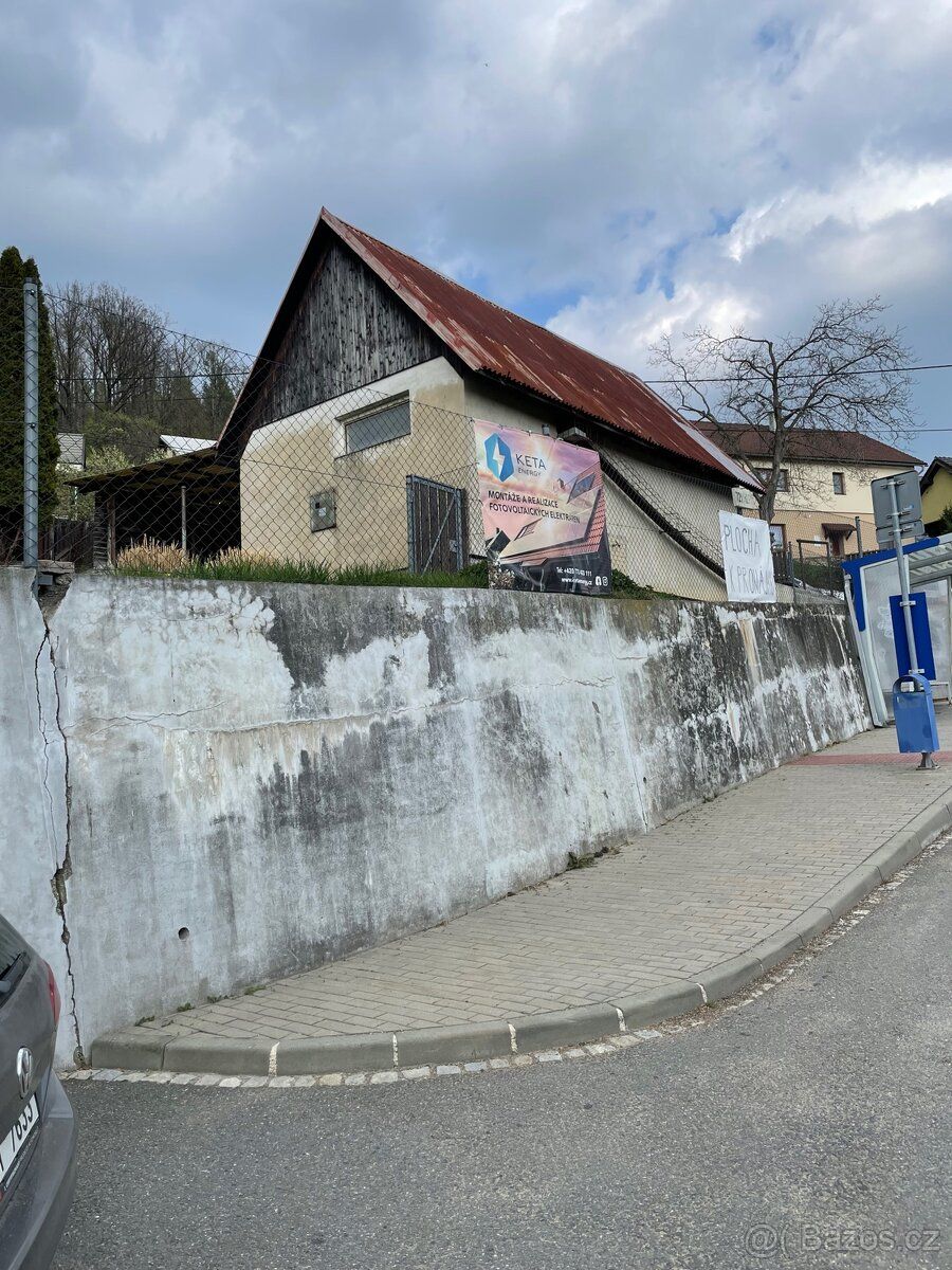 Reklamni plocha k pronajmu
- u hlavni cesty primo nad zastav
