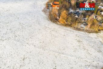 Nabízíme k prodeji krásný pozemek o rozloze 1659 m² v klidné