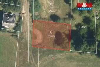 Nabízíme k prodeji pozemek k bydlení o rozloze 527 m² v klid
