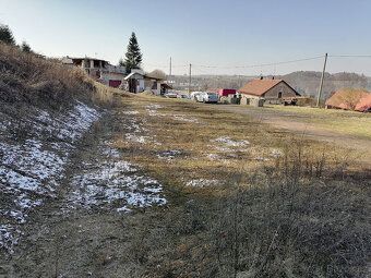 Nabízím pozemek pro komerční výstavbu.Na prodej nebo do pron