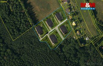 Nabízíme k prodeji rekreační pozemek o výměře 960 m² v atrak