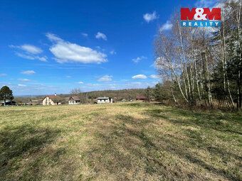 Nabízíme k prodeji rekreační pozemek o výměře 1297 m² v atra