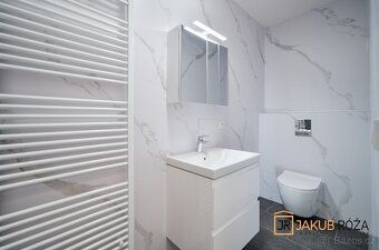 Nový, moderní byt 2+kk s balkonem v Rezidenci Škola – Mladé 