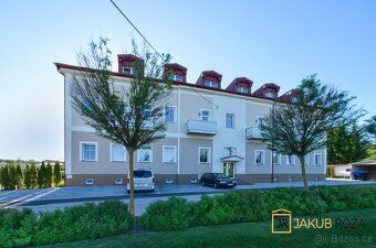 Nový, moderní byt 2+kk s balkonem v Rezidenci Škola – Mladé 