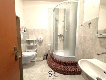 Ev.č. 01683 Pronájem obchodních / komerčních prostor 79 m² v