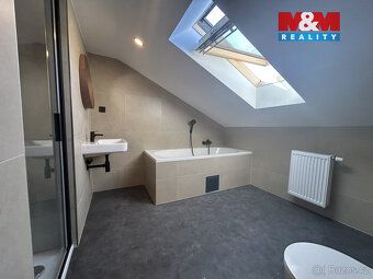 Nabízíme do pronájmu pěkný ateliér 3+kk o výměře 90 m² v cen