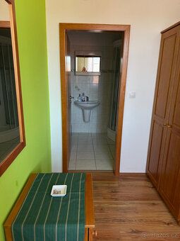 Nabízený objekt je koncipován jako víceúčelová budova. Vinat