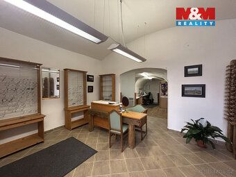Představují Vám k pronájmu komerční prostor o ploše cca 31 m