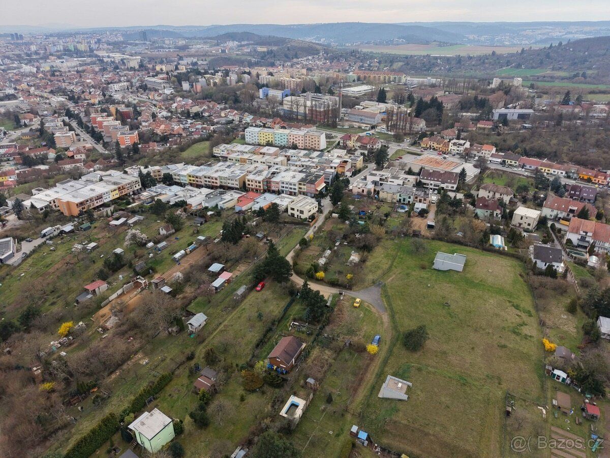 Klid, prostor a nadhled nad okolní krajinou – přesně tohle m