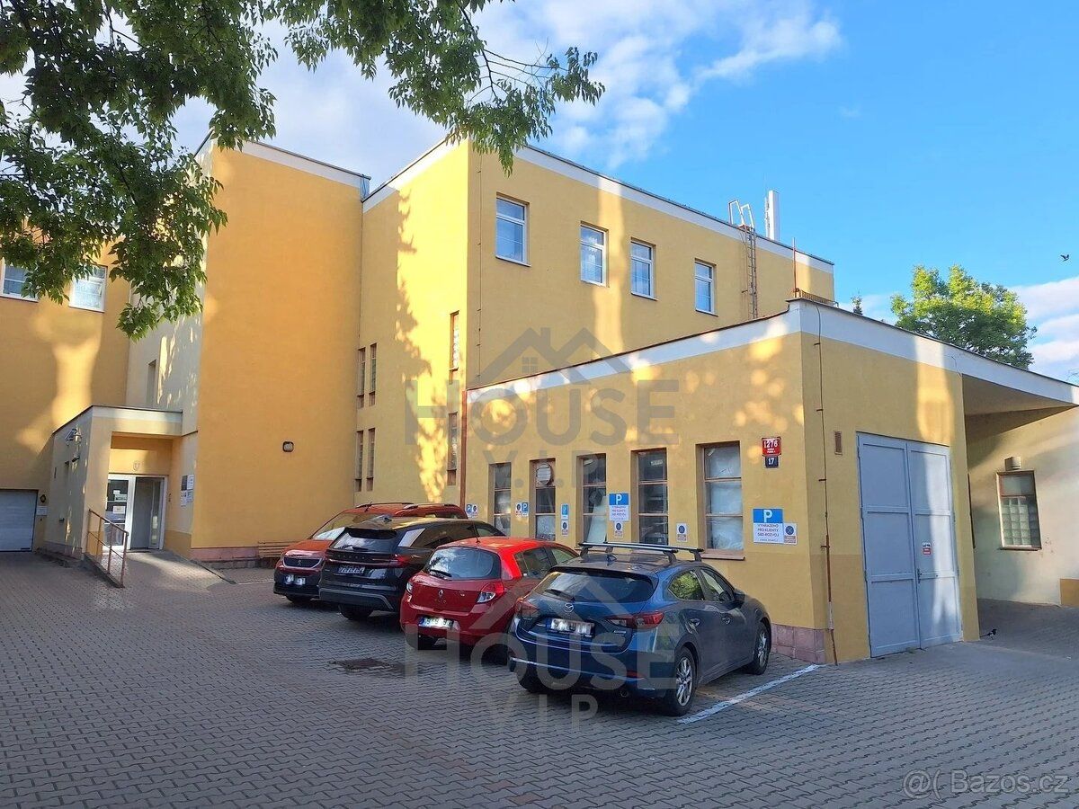 Ev.č. 01687 Nabízíme k prodeji garážové stání v osobním vlas
