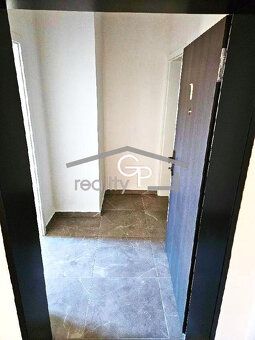 Nabízíme k pronájmu byt o dispozici 1+kk a obytné ploše přib