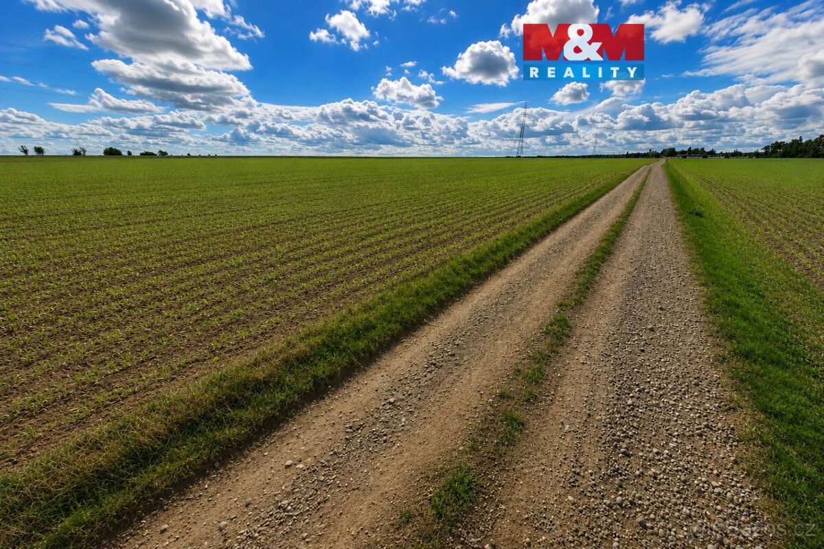 Nabízíme k prodeji soubor pozemků o celkové výměře 13 628 m²