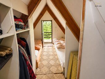 REKREAČNÍ CHATA 44 m², POZEMEK 362 m², GARÁŽ, CHOLÍN–BOROTIC