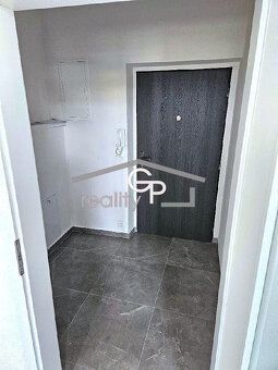 Nabízíme k pronájmu byt o dispozici 1+1 a obytné ploše přibl