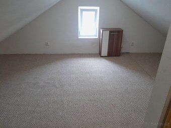 Pronajmu mezonetový byt 2+1, 65 m². Byt se nachází ve Smržov