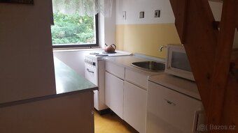 Nabízím k prodeji stavební pozemek o výměře 1 800 m² v klidn