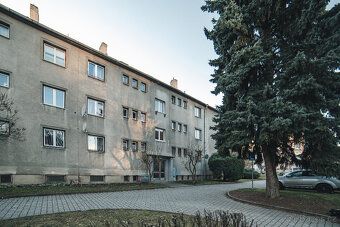 Nabízíme k prodeji prostorný byt o dispozici 3+1 a užitné pl