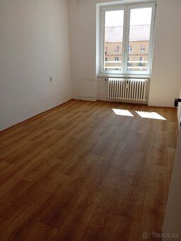 Pronájem bytu 2+1 v OV tr.Budovatelů bl. 100/2395 byt se nac