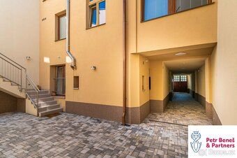 Ev.č. 00180 Pronájem bytu 2+kk, 46 m² – Husovo náměstí, Rako
