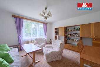 Nabízím k prodeji slunný byt 3+1 o výměře 65 m² v centru Par