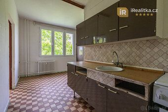Prodej prostorného bytu o dispozici 4+1 s lodžií, šatnou a k