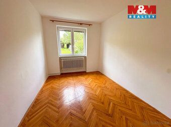 Nabízíme k pronájmu prostorný byt o dispozici 3+1 v cihlovém
