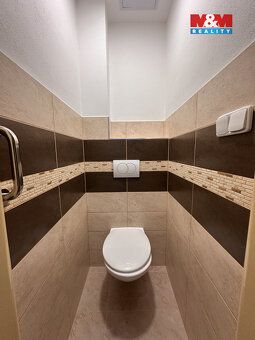 Nabízíme k pronájmu prostorný byt o dispozici 3+1 v cihlovém