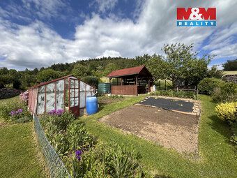 Nabízíme k pronájmu prostorný byt o dispozici 3+1 v cihlovém