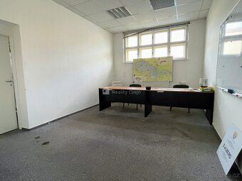 Nabízíme k prodeji průmyslový areál s celkovou plochou cca 2