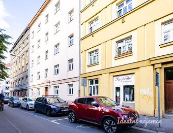 Nabízíme k podnájmu světlý a velmi příjemný byt o dispozici 