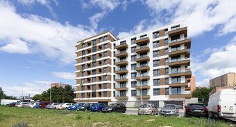 Pronájem novostavby 2+kk s balkonem, parkovacím stáním a skl