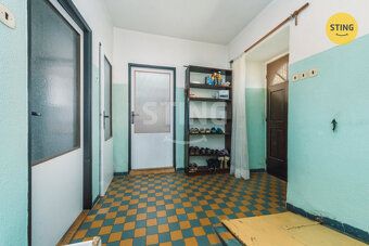 Nabízíme k prodeji rodinný dům s dispozicí 2+kk, dílnou a pr