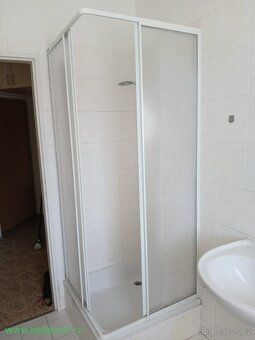 Představujeme vám k pronájmu útulný byt 1+kk o rozloze 43 m²