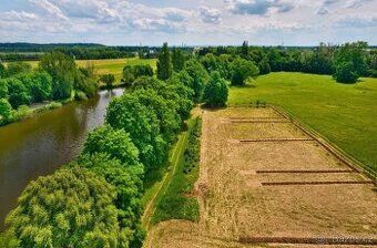 Prodej zahrady v ovocném sadu u Labe, Hradec Králové. Jedná 