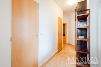 Nabízíme k prodeji útulný byt 2+kk (49 m2) s balkonem (3,3 m