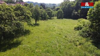 Prodej pozemku 3359m2 s domem na zbourání v klidné lokalitě 