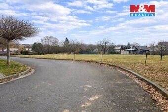 Nabízíme k prodeji stavební pozemek o výměře 1065 m² v klidn