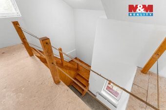 Prostorný rodinný dům v klidné obci Černochov s možností dok