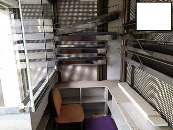 Nabízím k prodeji 3× novinový stánek/kiosk ve velmi dobrém s