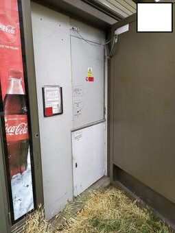 Nabízím k prodeji 3× novinový stánek/kiosk ve velmi dobrém s