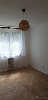 Charakteristika: zděný byt 2+1 (68 m2) se sklepem (17 m2), p