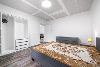Nabízíme k prodeji prostorný byt o dispozici 4+1 a celkové v